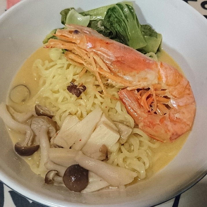 カルディ食材でトムヤムクンヌードル